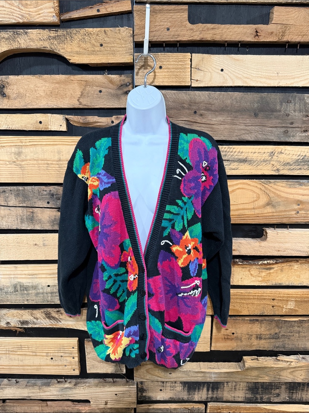 Jantzen Vintage New Women's Floral Hand Embroidered Cardigan Size Medium
80s 90